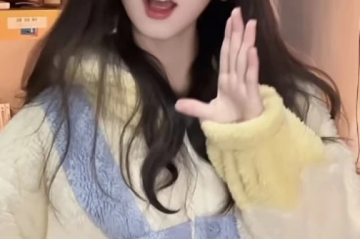 齐溪前夫宋宁峰被曝婚内出轨Q女士从曝光的聊天记录能看到宋宁峰曾承诺Q女士自己会和张婉婷离婚。后来得知张婉婷知道自己和的时间线后又一再叮嘱一定要咬死他们只是聊天的关系。在得知和的关系后也曾联系过并以曝光